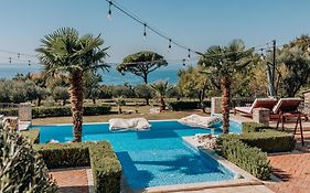 Talici Hill - Rustic Villas